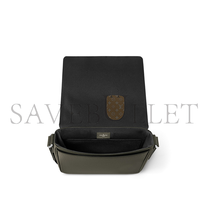 LOUIS VUITTON DISTRICT PM M30970 (26*20*7cm)